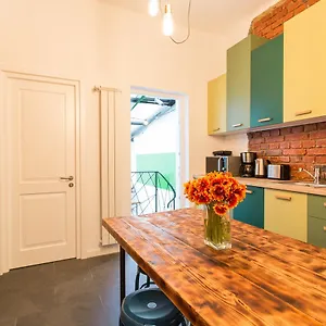 Hostel First, Bukarest