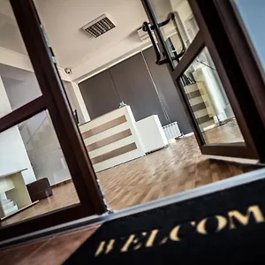 Hotel Tomi, Bucureşti